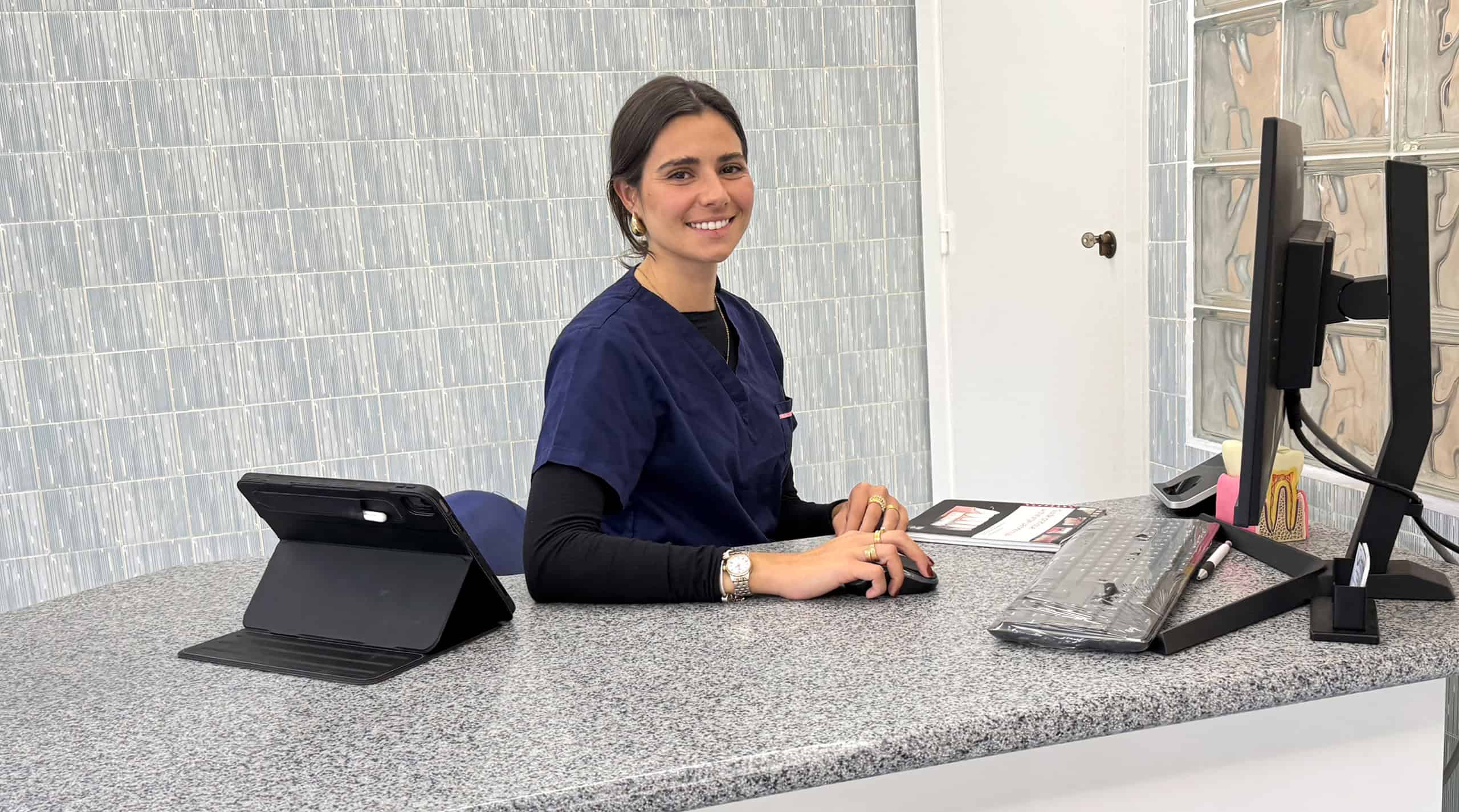 Cabinet-Dr-Cyrine-Rouis-Dentistes-Alcyon-Menton-Horizontales-PC-2560X1440-V3-2079