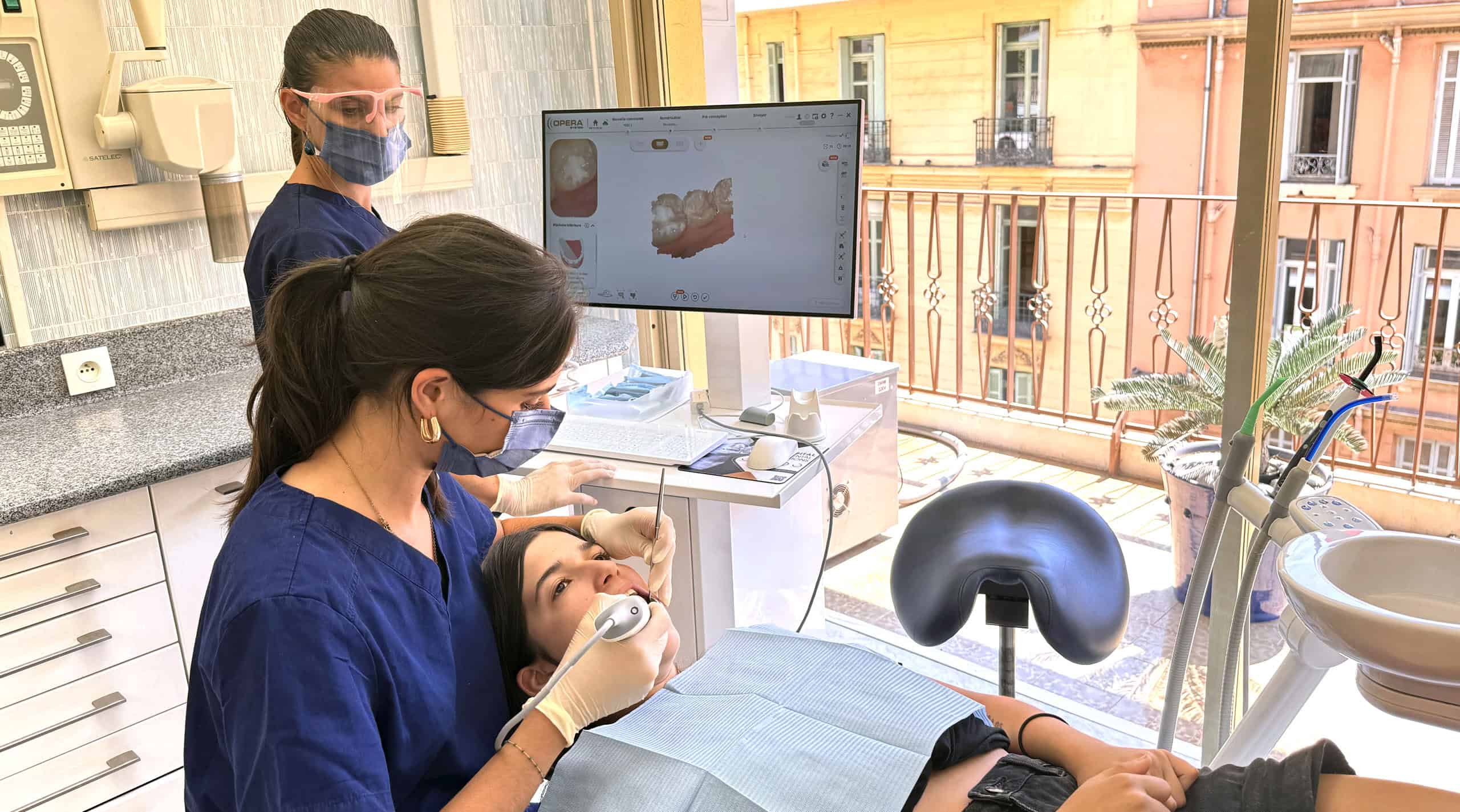 Cabinet-Dr-Cyrine-Rouis-Dentistes-Alcyon-Menton-Horizontales-PC-2560X1440-V7-1730