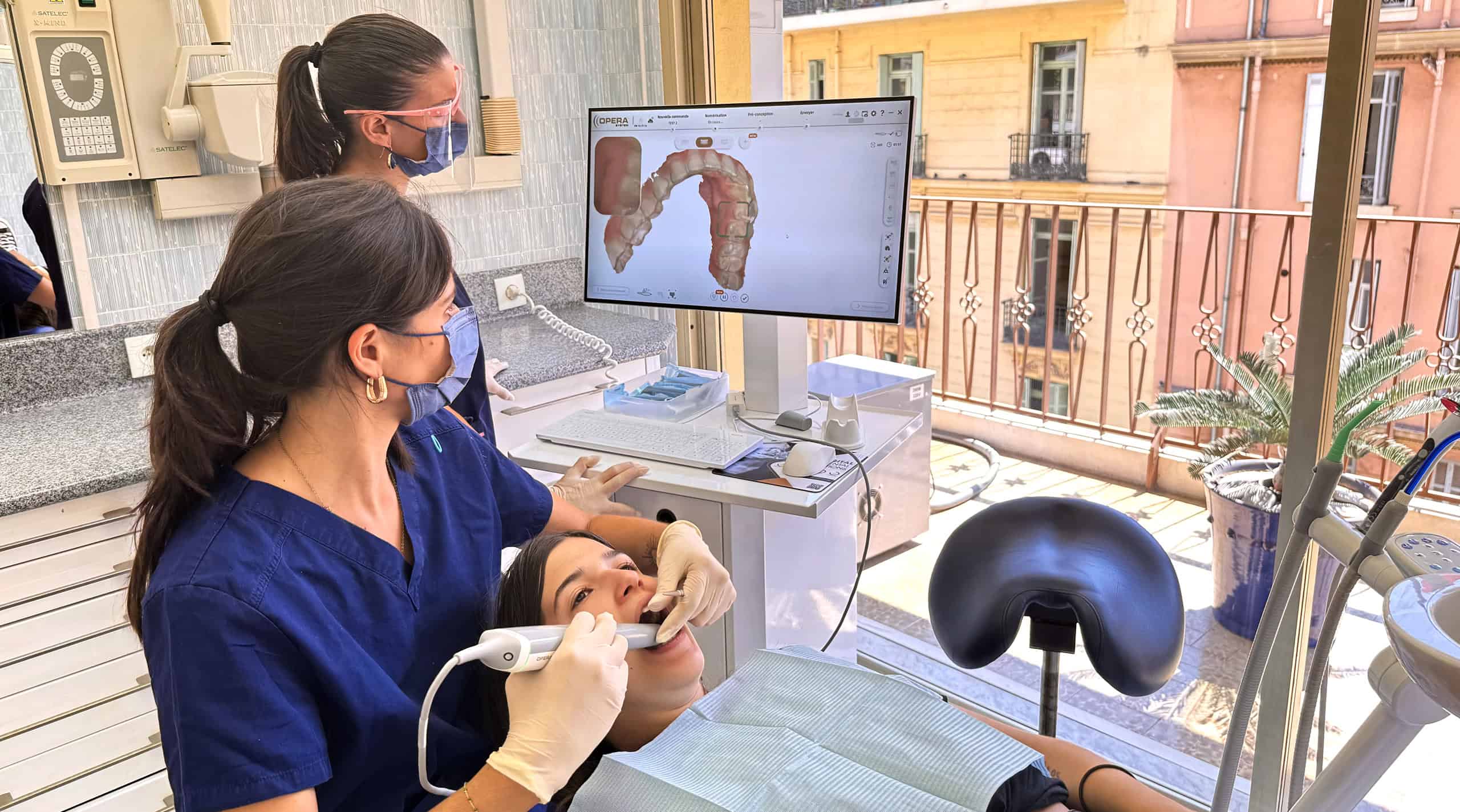 Cabinet-Dr-Cyrine-Rouis-Dentistes-Alcyon-Menton-Horizontales-PC-2560X1440-V8-1733