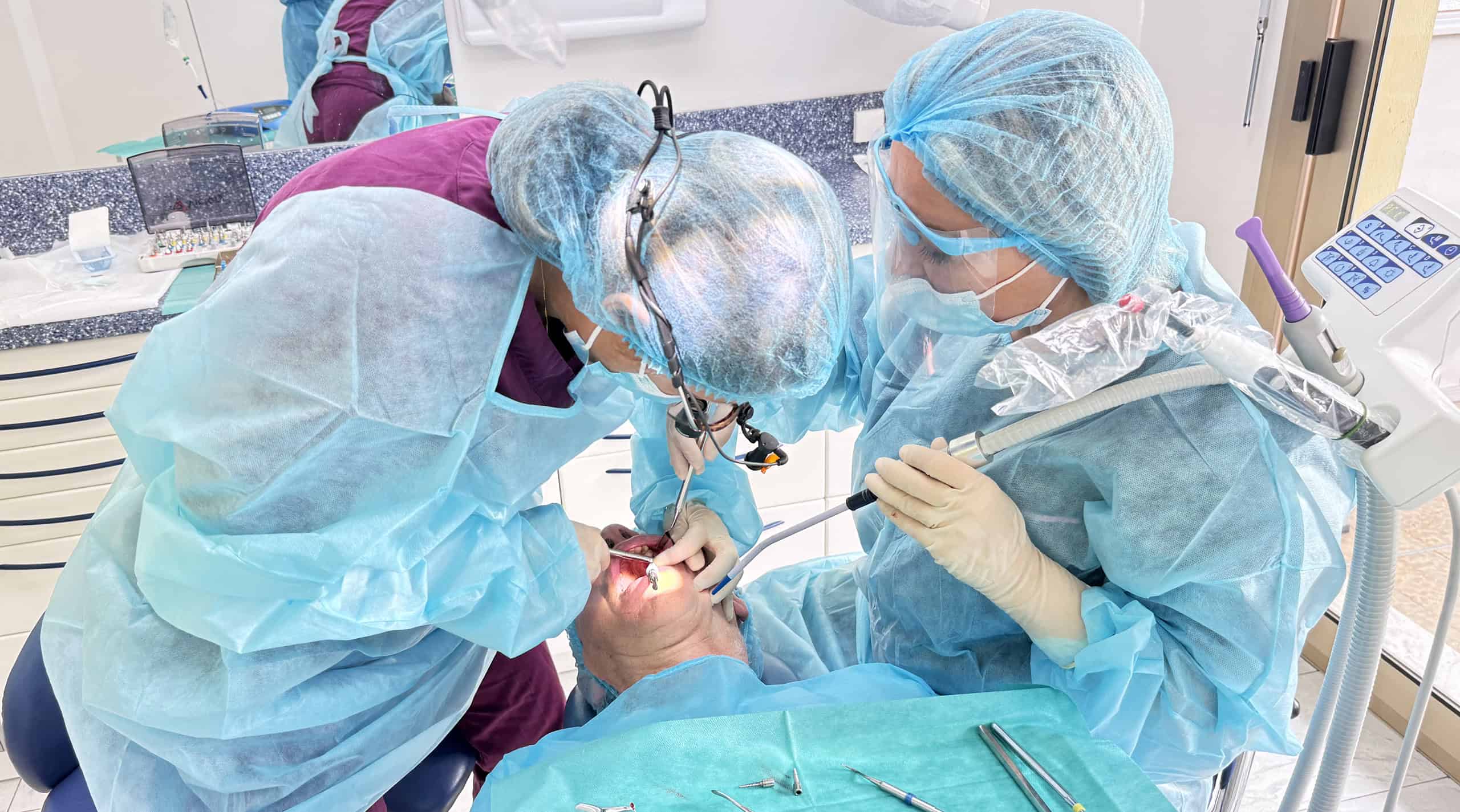 Cabinet-Dr-Helene-Peyre-Dentistes-Alcyon-Menton-Horizontales-PC-2560X1440-V9-2212