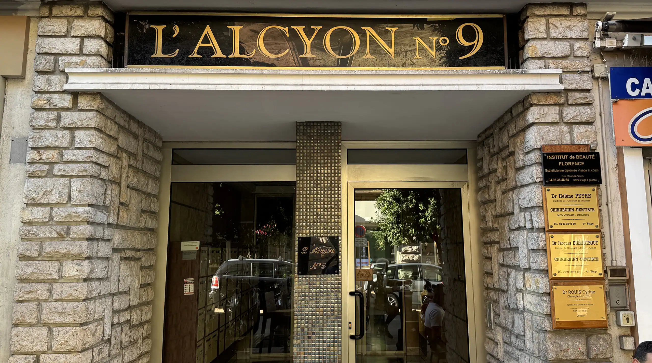 Photo-Acces-2-Dentistes-Alcyon-Menton-Horizontale-PC-2560X1440-V2