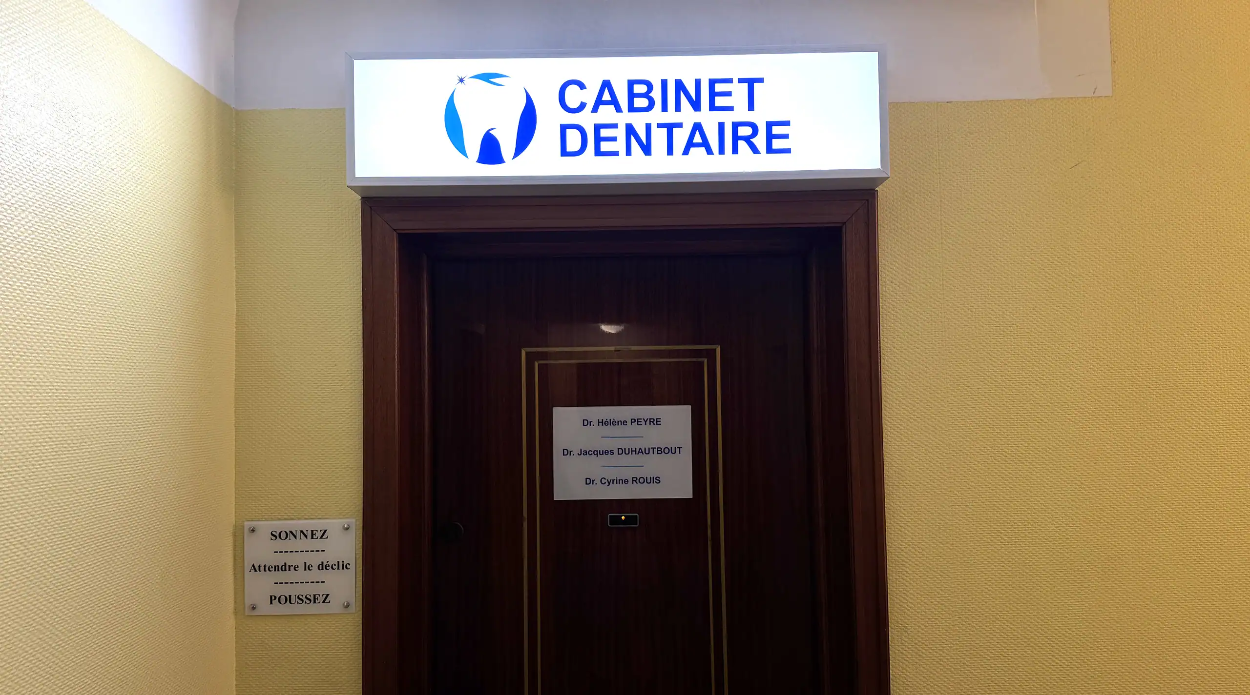 Photo-Acces-3-Dentistes-Alcyon-Menton-Horizontale-PC-2560X1440-V3